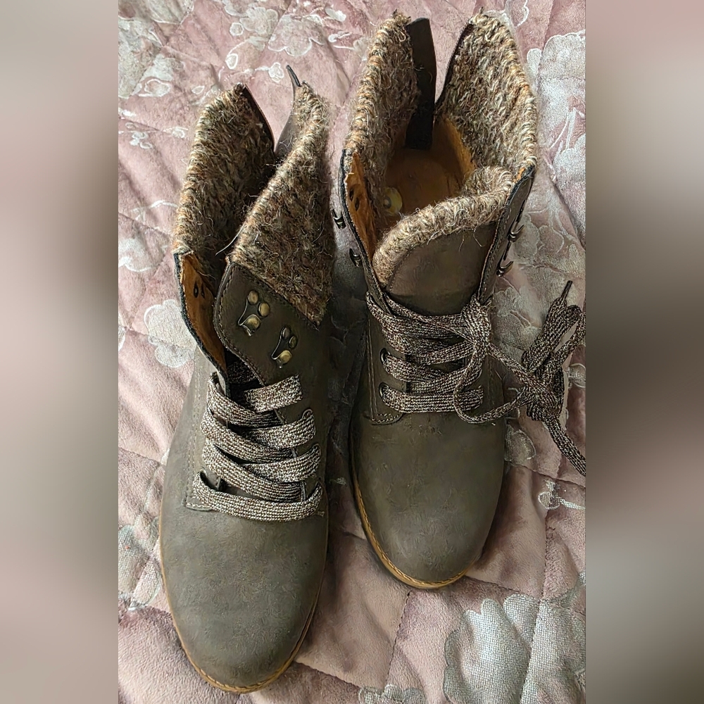 Women's Brown Lace-Up Ankle Boots